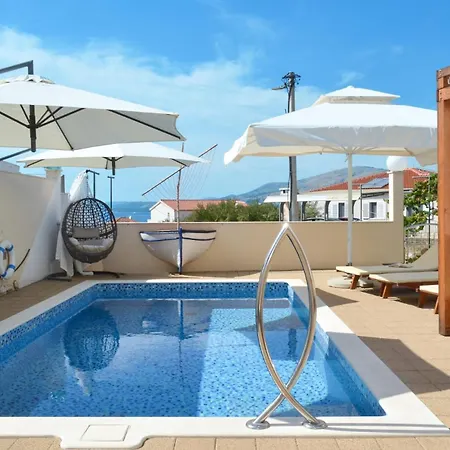 Blue Apartment, Okrug Gornji - * Τρογκίρ