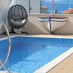 Blue Apartment, Okrug Gornji - *